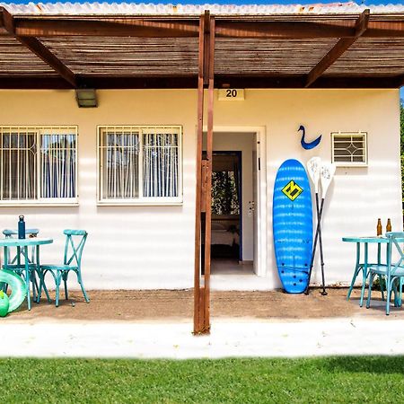 Nachsholim Kibbutz Country Lodging Nahsholim Buitenkant foto