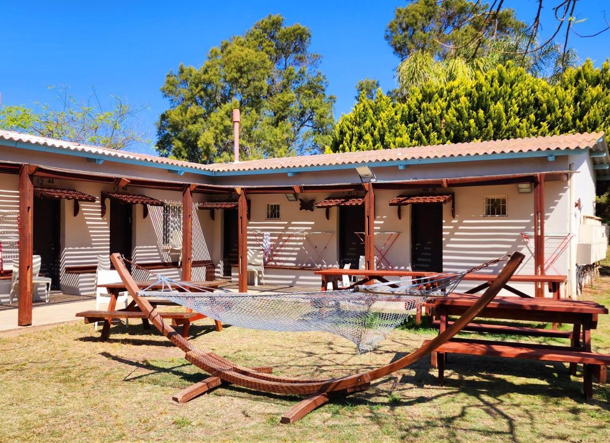 Nachsholim Kibbutz Country Lodging Nahsholim Buitenkant foto